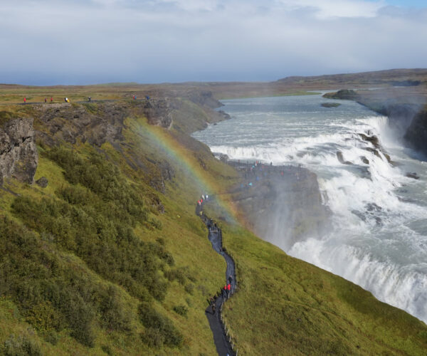 Walk to Gulfoss waterfall Walk to Gulfoss waterfall